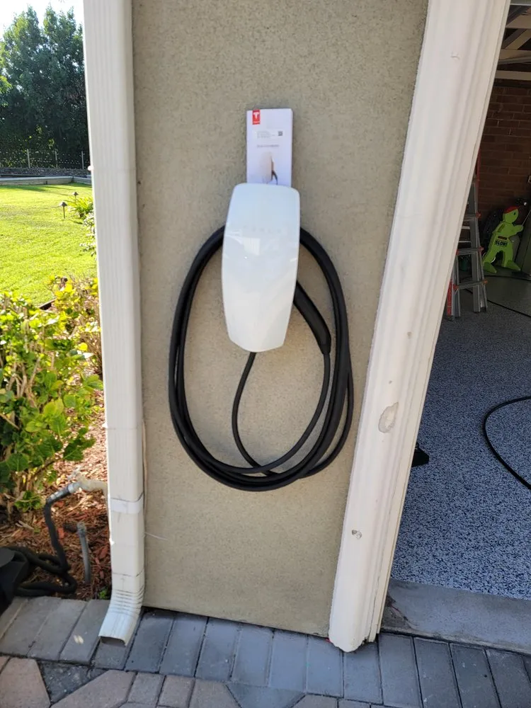 Reliable emergency electrical service experts serving North Hills, CA - V-Teg Electrical