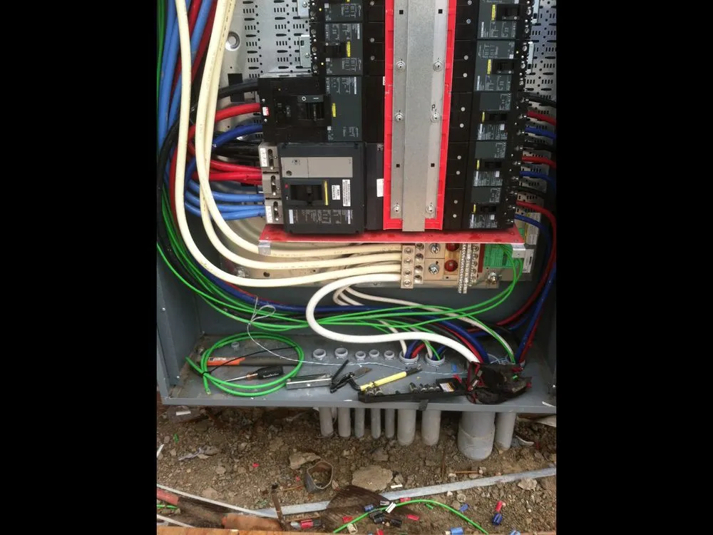 Slide of V V Alamo Electrical