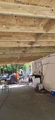 Valdez Valdez Contruction Logo