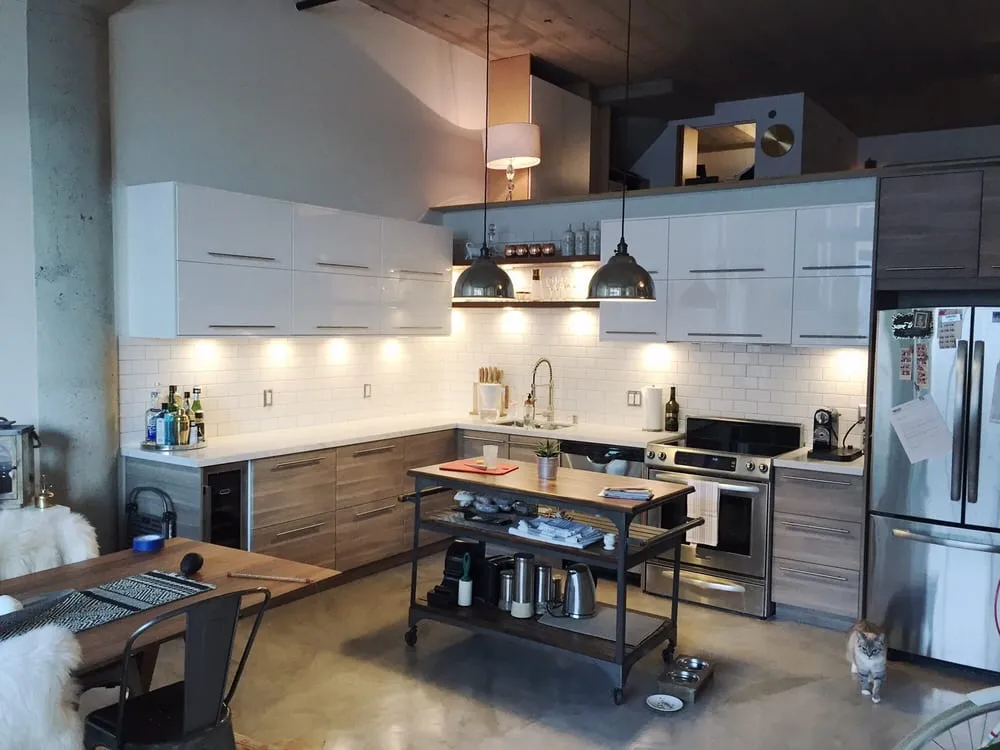 Slide of Valencia Electric