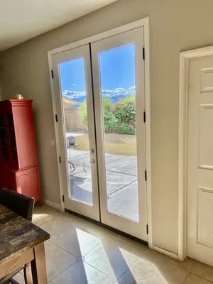 Valencia home services Logo