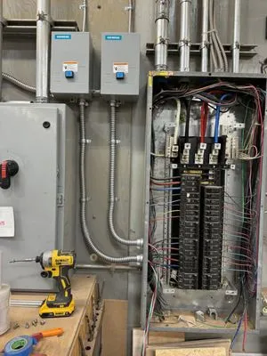 Valente Electric Logo