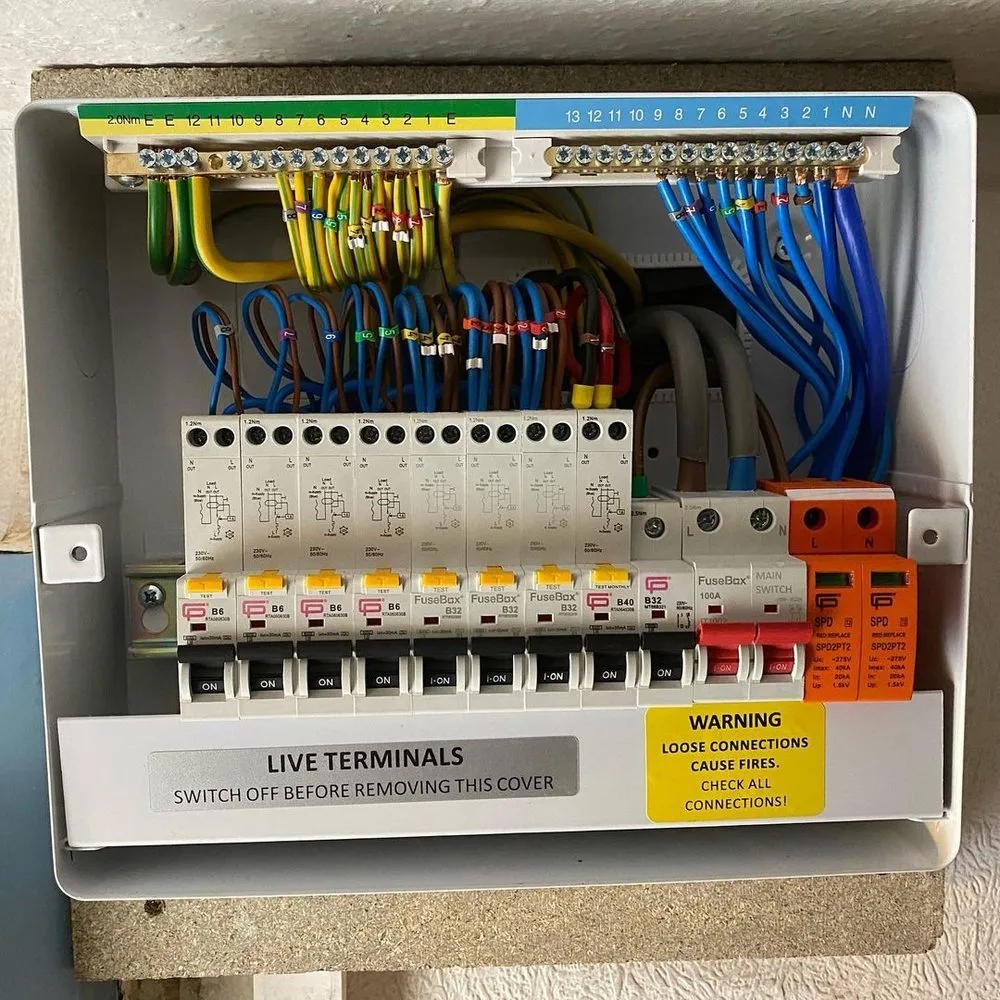 Slide of Valiant 24 Hour Electrician