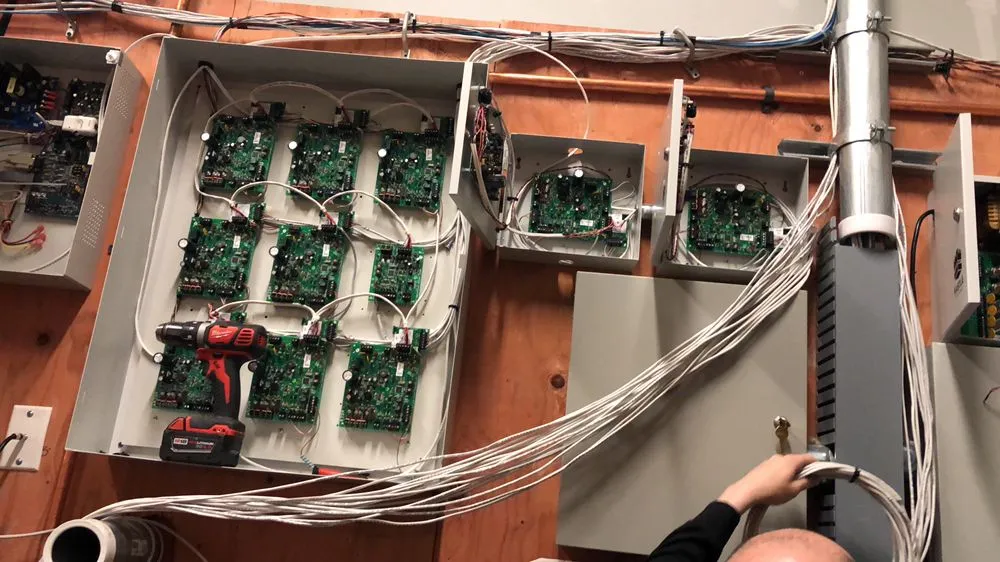 Slide of Valiant Construction