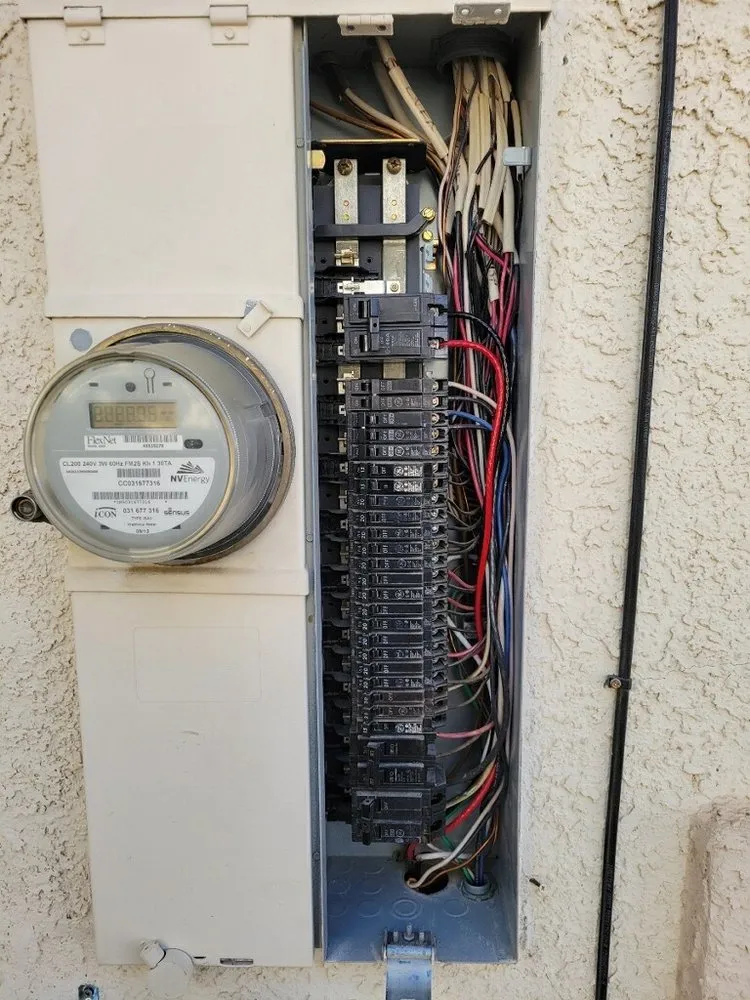 Expert circuit breaker repair service in ,  - Valle Verde Services Electric