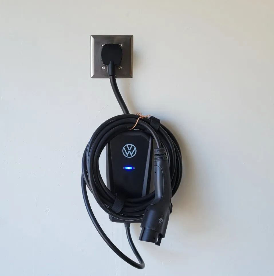 Trusted circuit breaker repair experts serving ,  - Valle Verde Services Electric