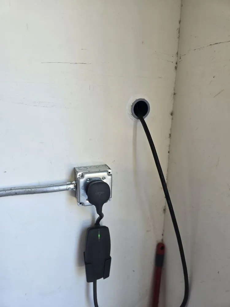 Slide of Valle Verde Services Electric