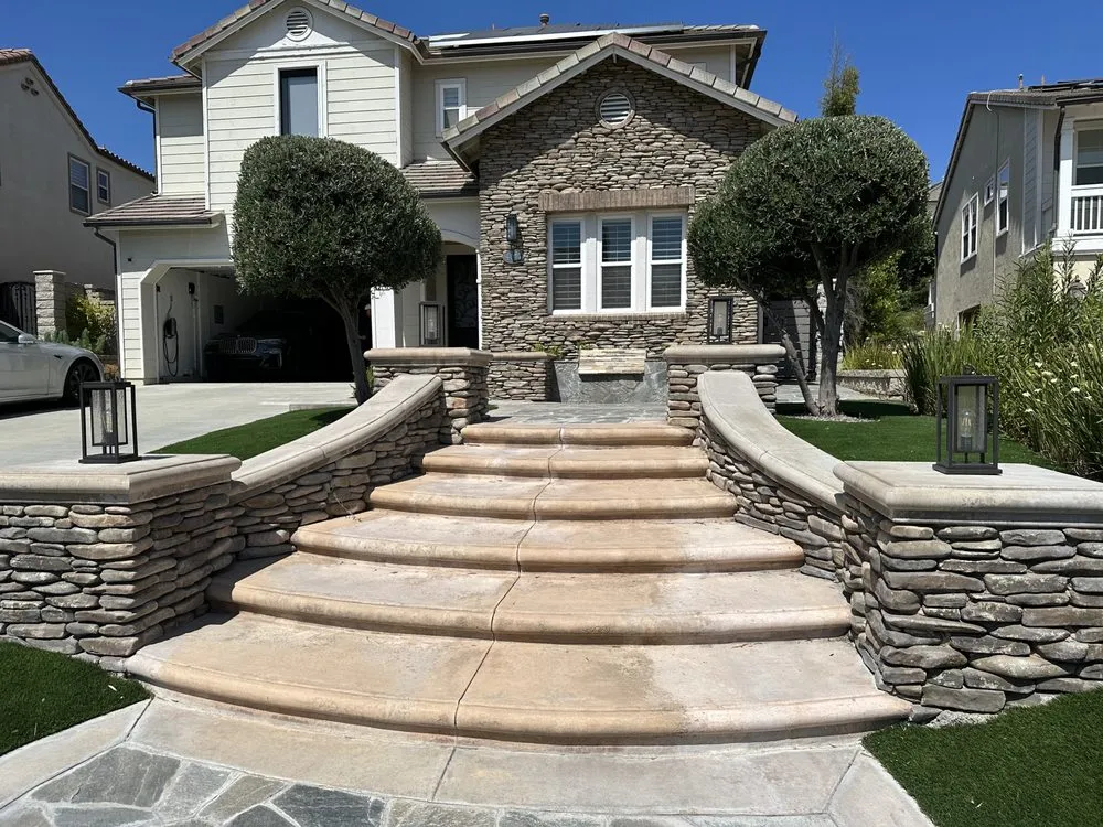 Slide of Valor Electric