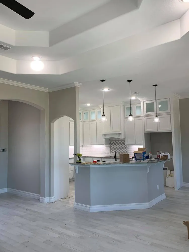 Reliable electrician providing outlet and switch repair in Jamaica, NY - Values Emergency Electrician