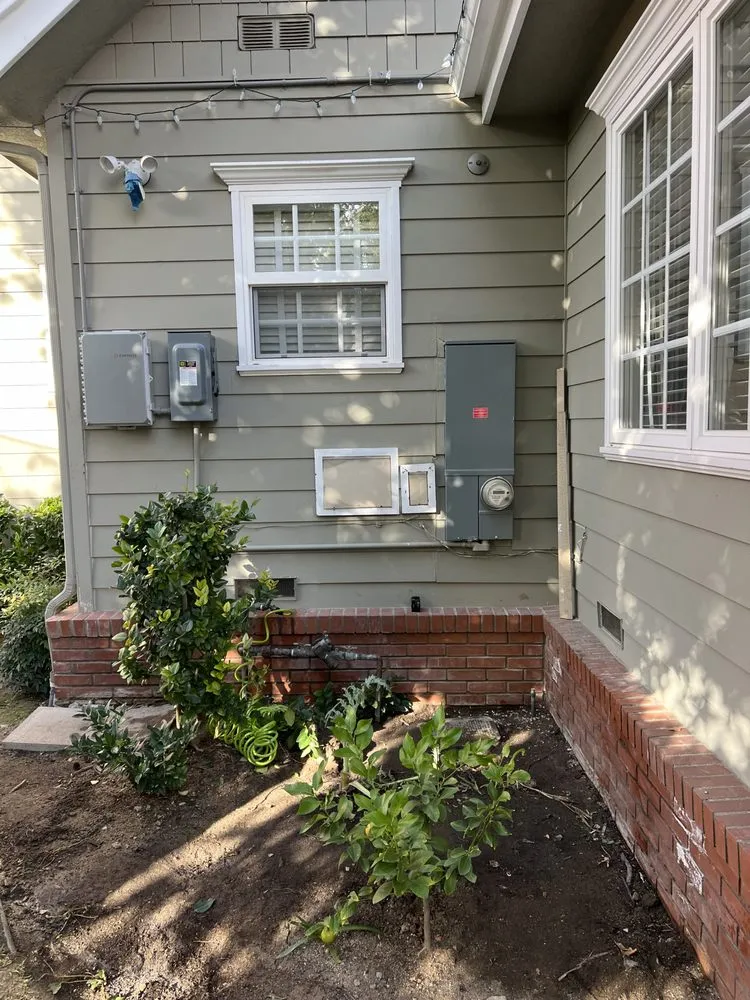 Slide of Vanegas Power Electrical