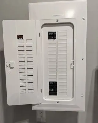 Vanguard Certified Electrician Logo