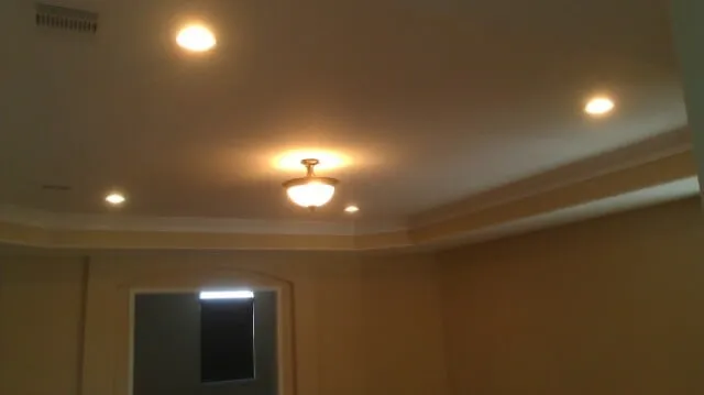 Slide of Vanin Electric