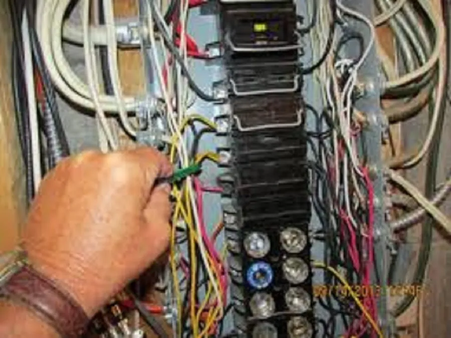 Slide of Vara Electrical