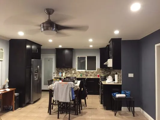 Vargas Handyman Services Logo