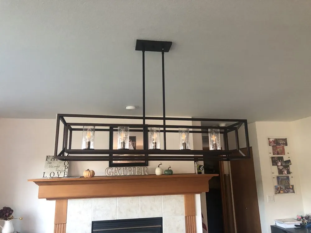 Certified electrician providing electrical repair in , 