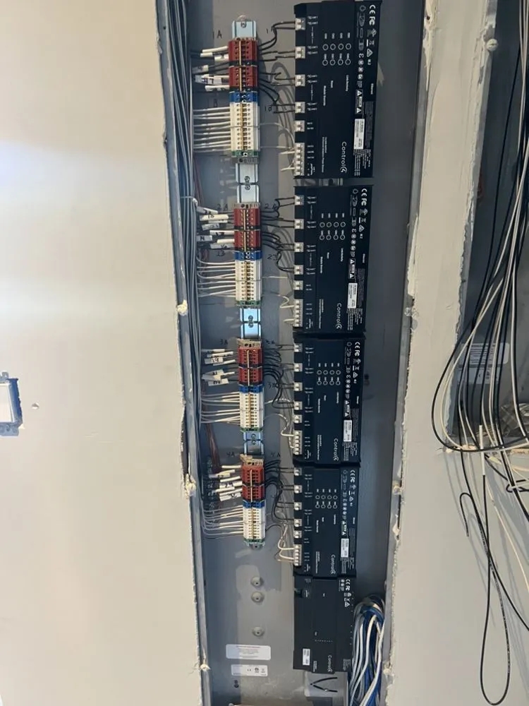 Slide of Vaz Electric