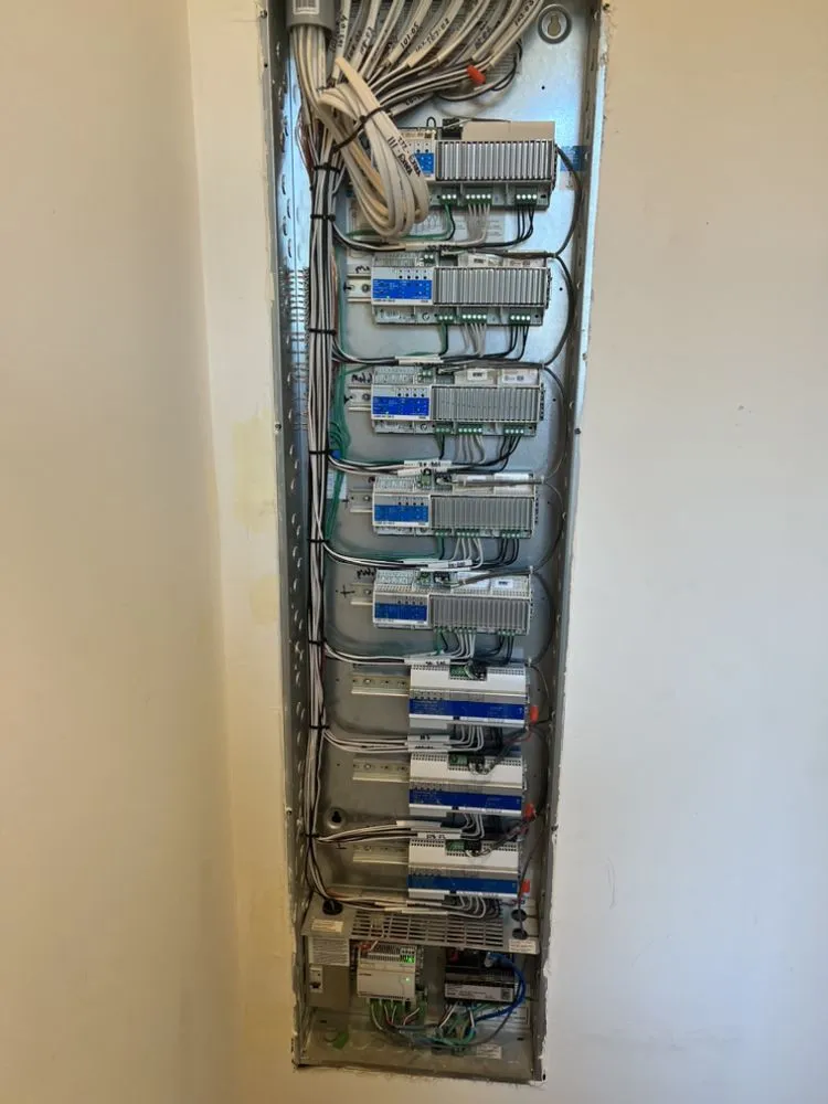 Slide of Vaz Electric