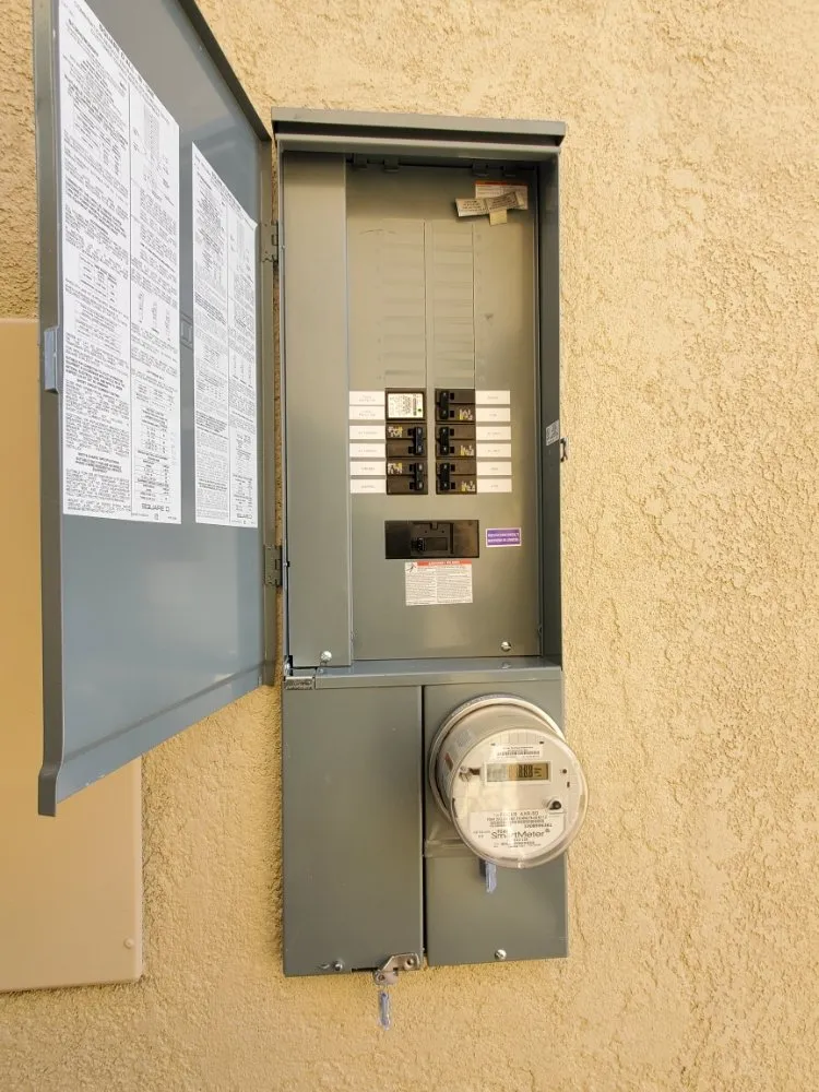 Slide of Vazquez Electric