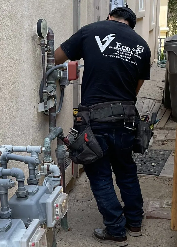 Emergency electrical service for homes in electrical repair,  by 