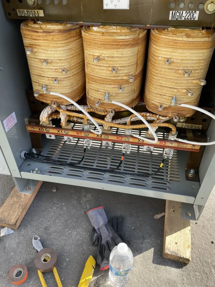 Licensed electrician providing outlet and switch repair in , 