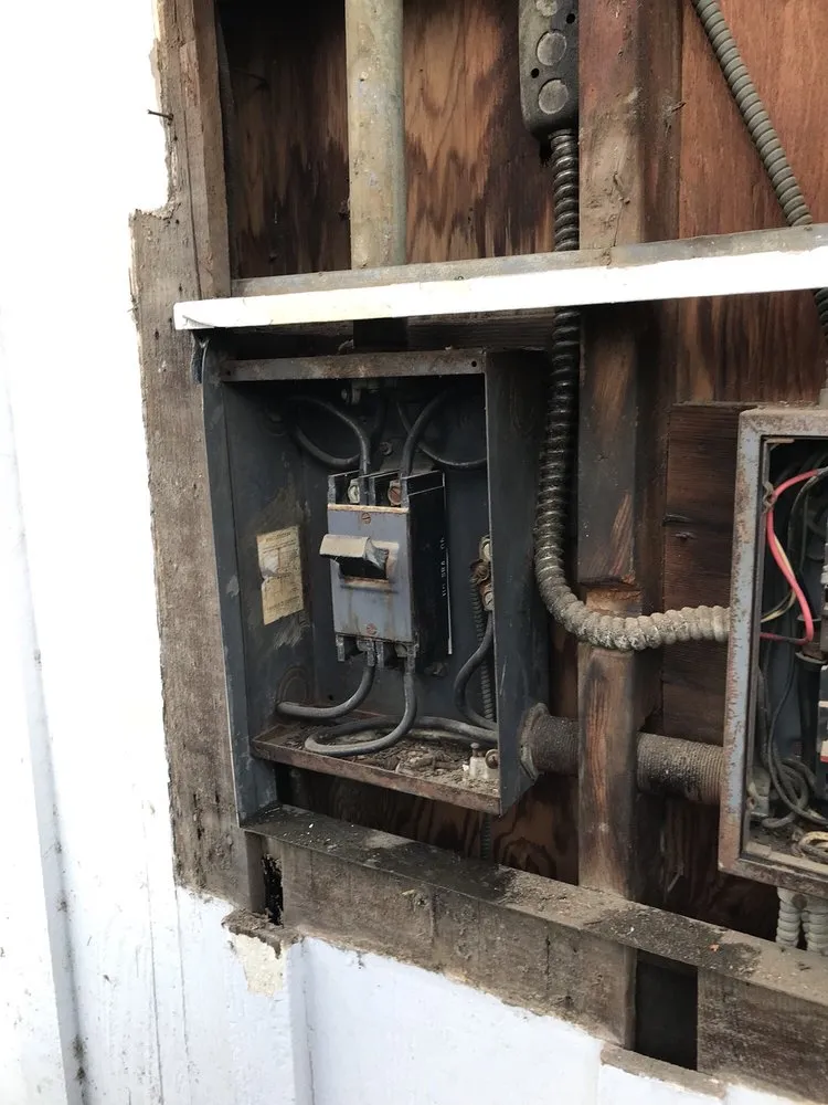 Slide of Vazzana Electric