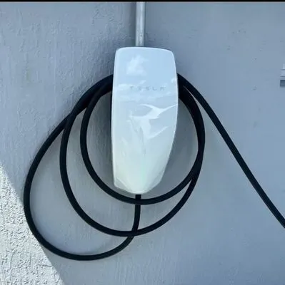 VC solutions and services Logo