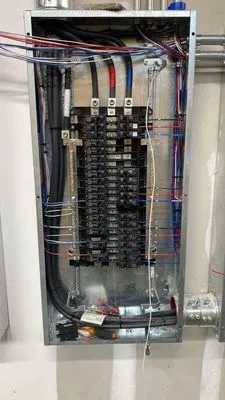 V&D Atlanta Electric Logo