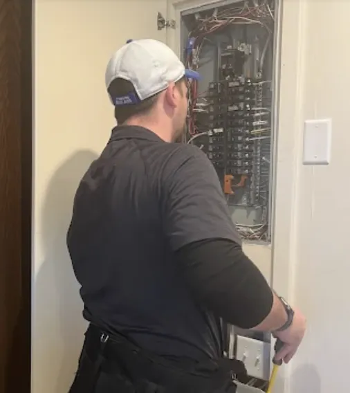 Certified electrical service for homes in wiring installation, by