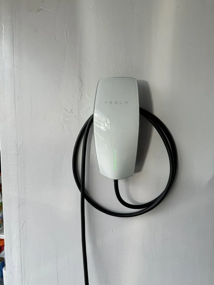 Slide of VEE Electric