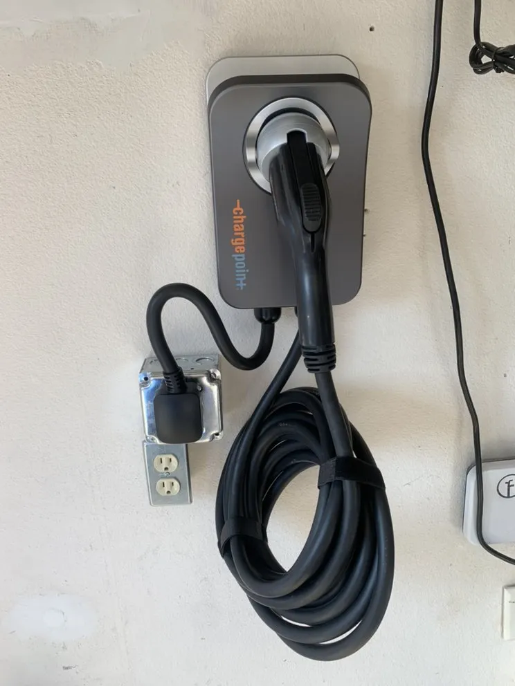 Slide of VelezElectric