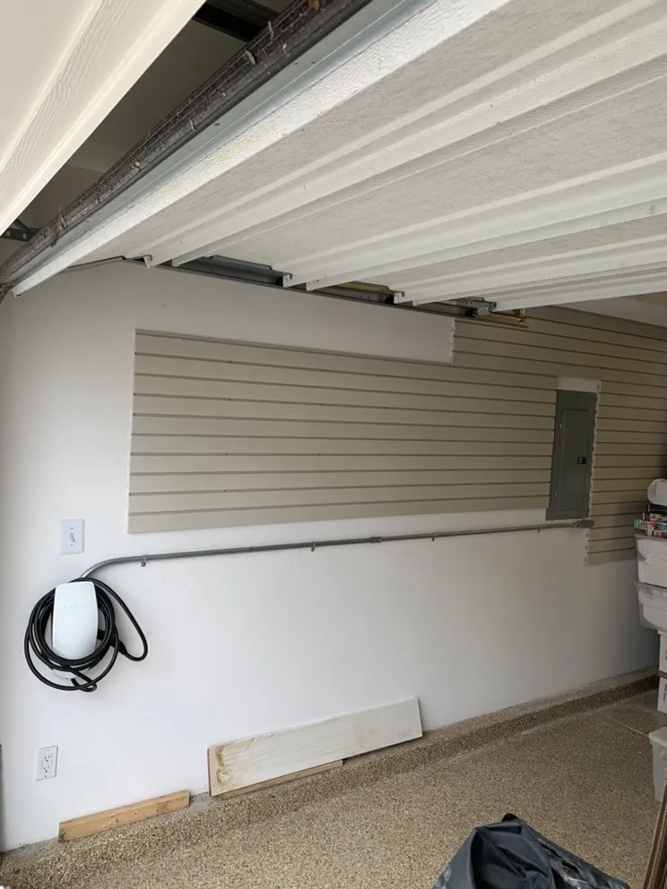 Slide of VelezElectric