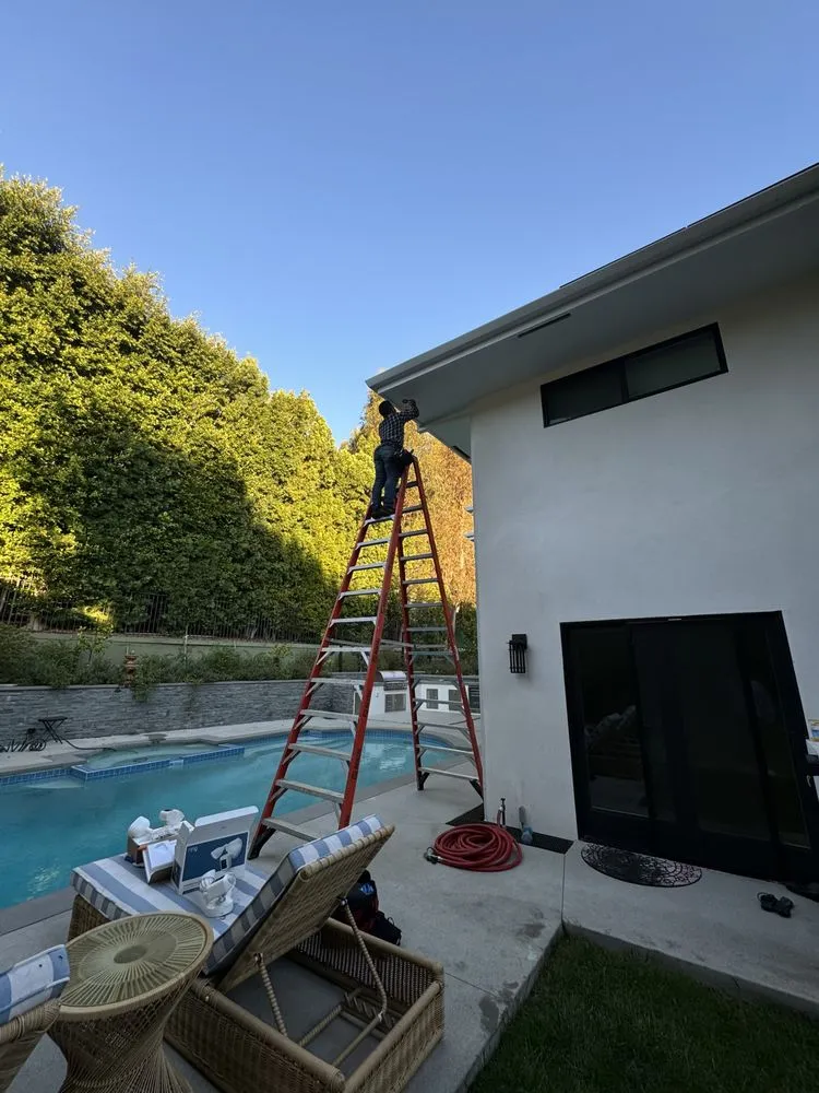 Licensed emergency electrical service service in Reseda, CA - Velmor Construction