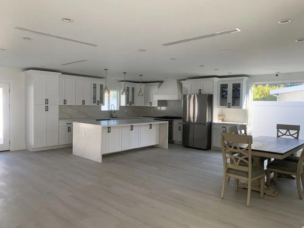 Professional electrician providing emergency electrical service in Reseda, CA - Velmor Construction