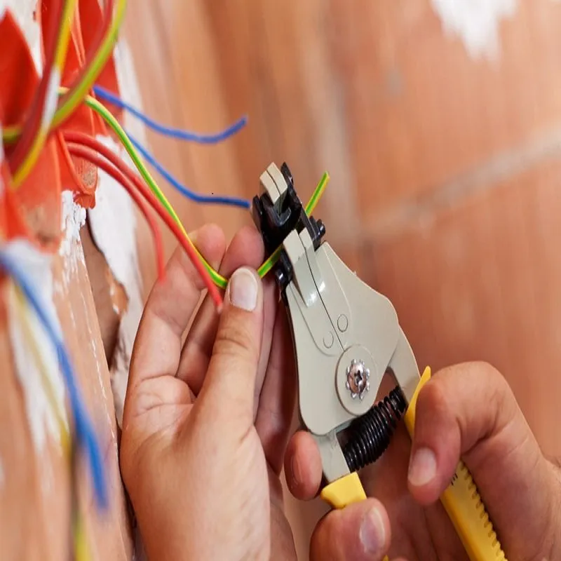 Licensed electrician providing panel upgrade in Venice, CA - Venice Electricity