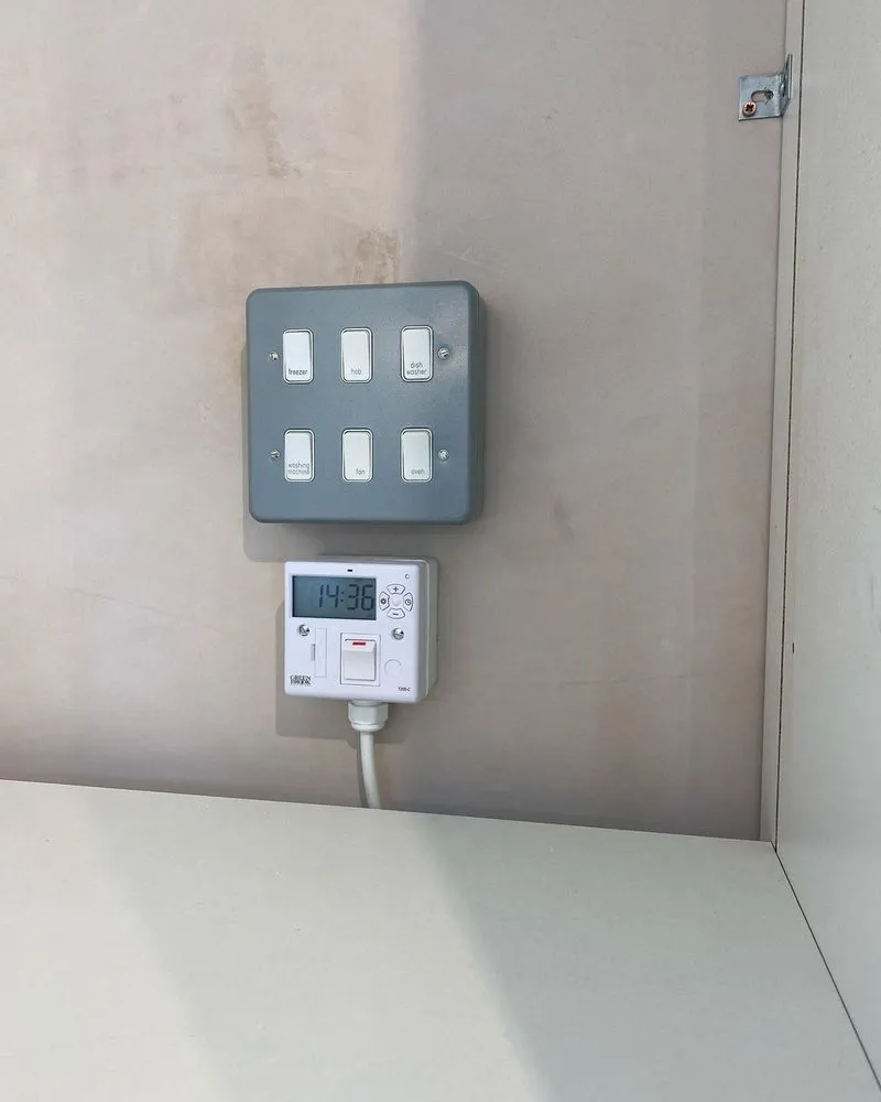 Slide of Venom Licensed Electrician