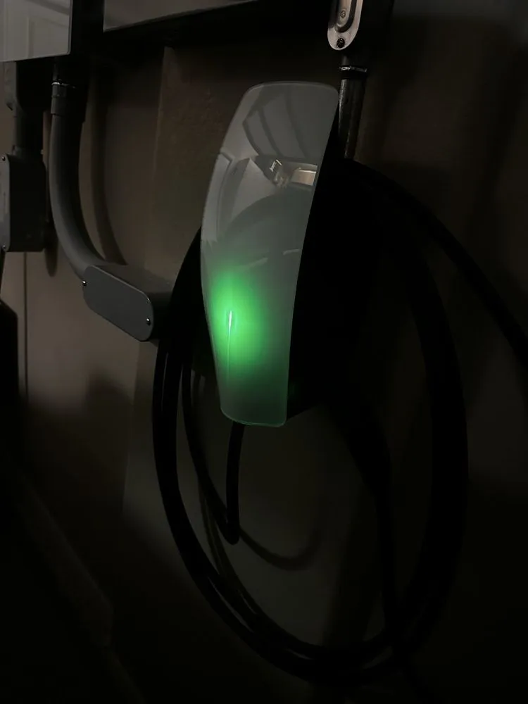 Affordable electrician providing lighting installation in , 