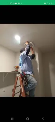 Venture Electric Logo