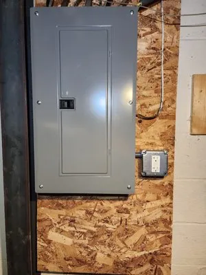 Vertical 24 Hour Electrician Logo