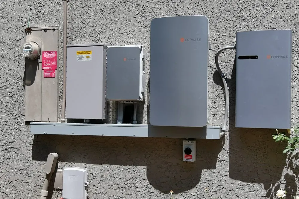 Slide of Verza Solar Electric Design