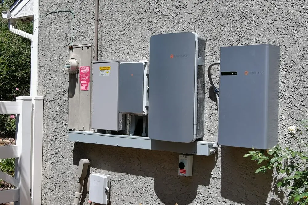 Slide of Verza Solar Electric Design