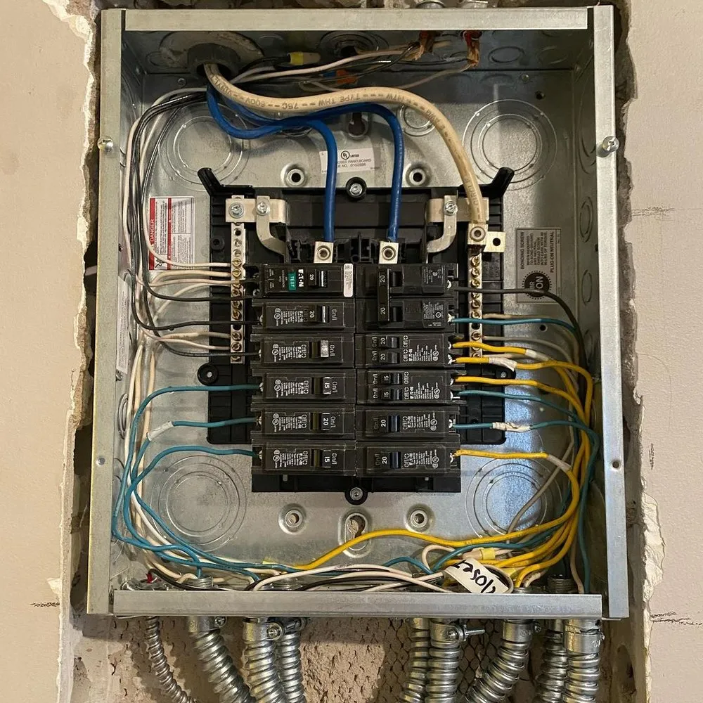 Slide of Veteran 24 Hour Electrician