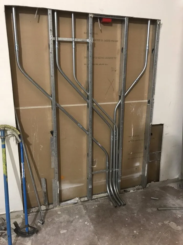 Expert electrician providing circuit breaker repair in ,