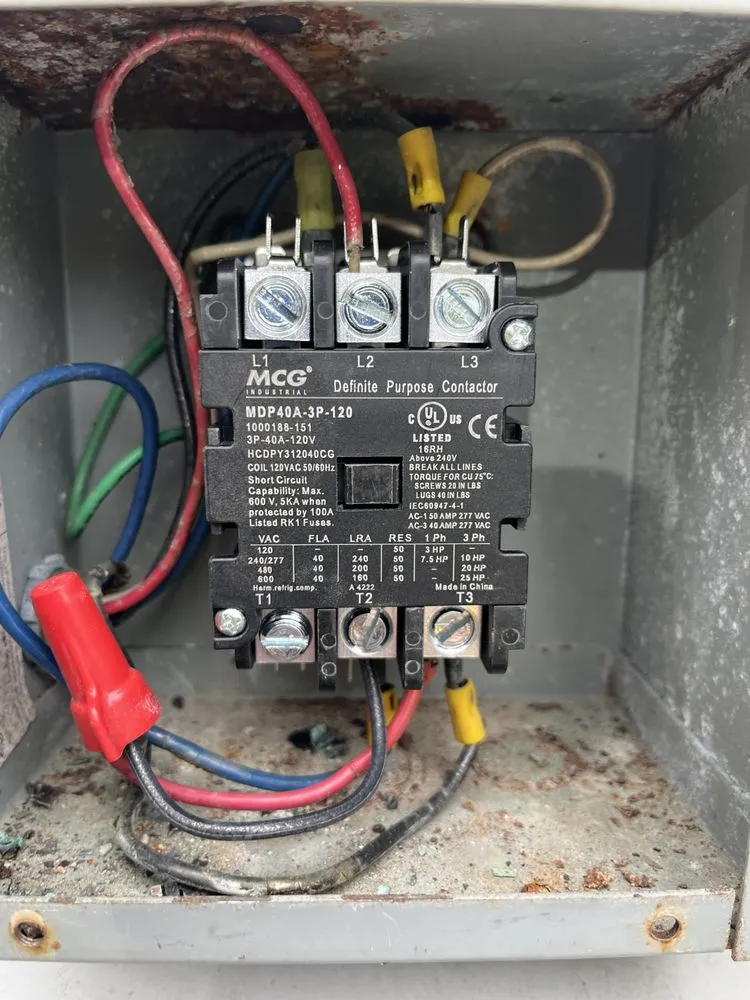 Licensed electrician providing outlet and switch repair in , 