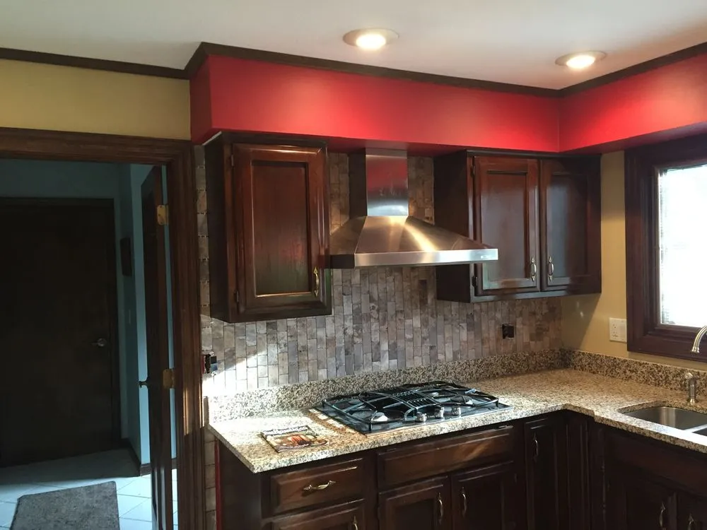 Emergency electrician providing outlet and switch repair in Alexandria, IN - VHR Family Construction