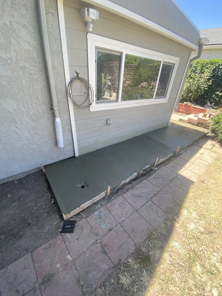 Slide of Vic’s Handyman Services