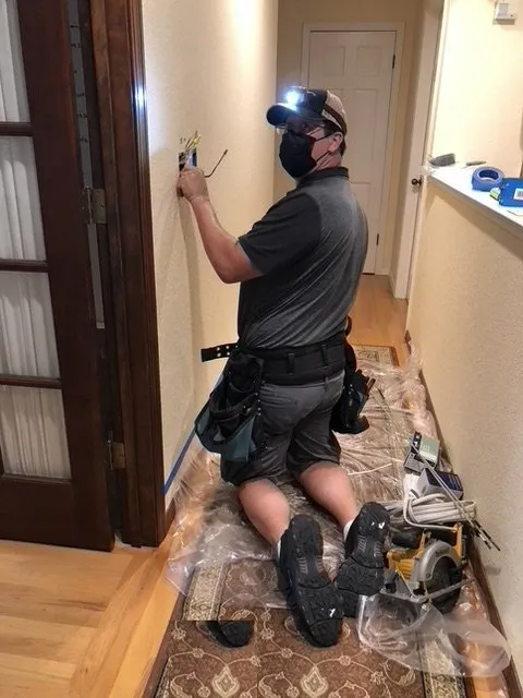 Slide of Victor Tiche Electric