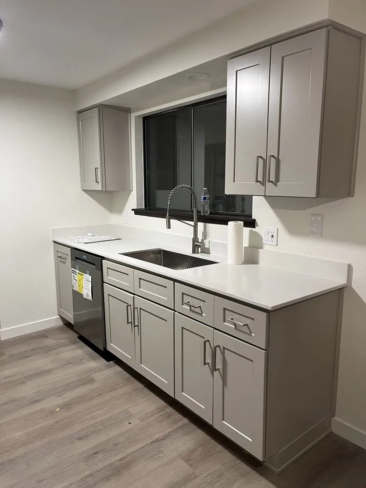 Slide of Victor's Handyman and Remodeling Services