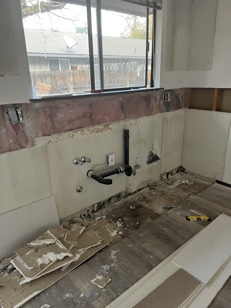 Slide of Victor's Handyman and Remodeling Services