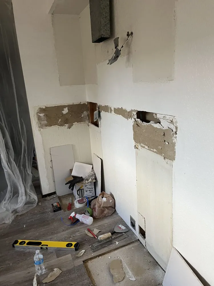 Slide of Victor's Handyman and Remodeling Services