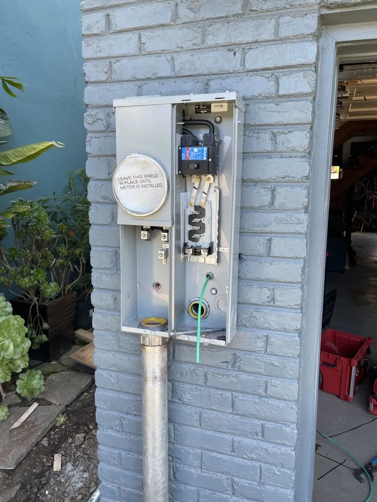 Slide of Vieiras Electric